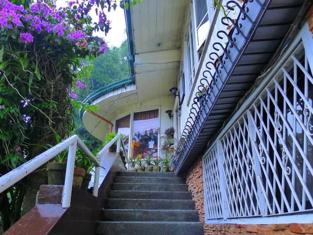 Mountain Lodge And Restaurant Baguio City Екстериор снимка